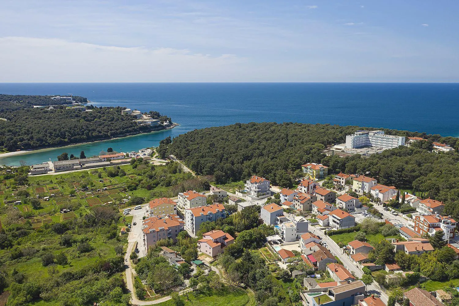 Apartment 200 Meter Zum Strand Mit Salzwasserpool, Grill, Sonnenterrasse Pula